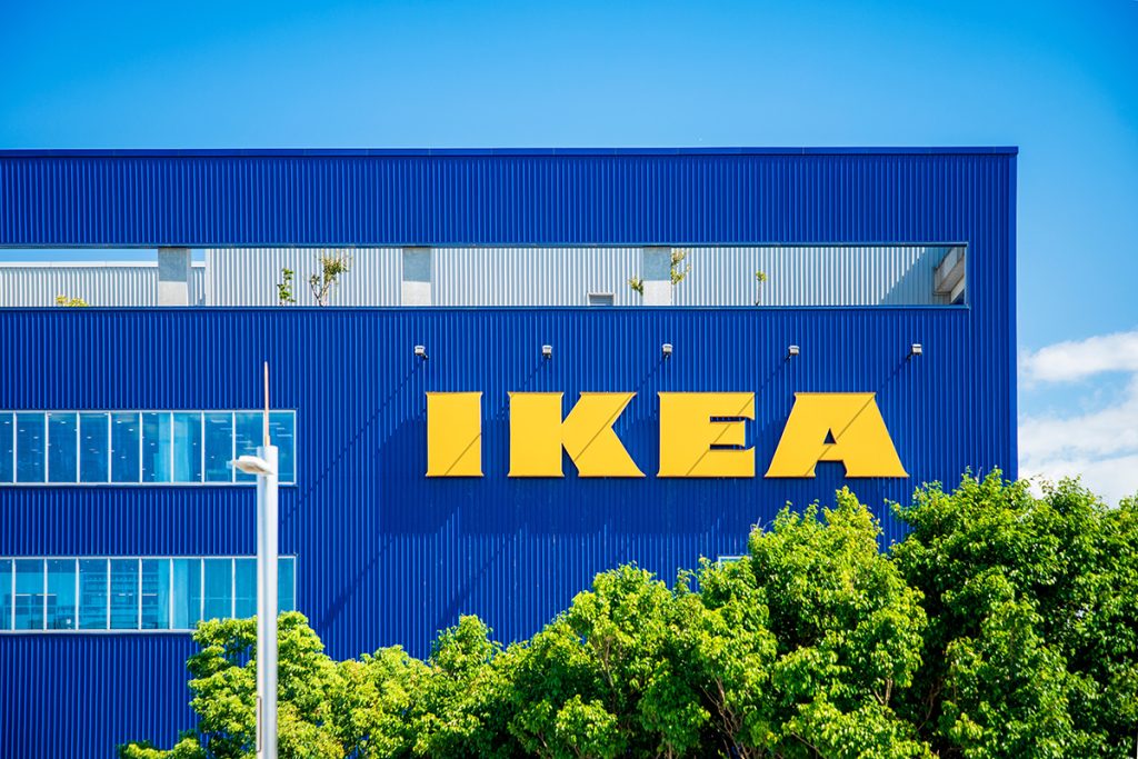 ikea-embraces-virtual-reality-hiring-real-staff-for-roblox-store