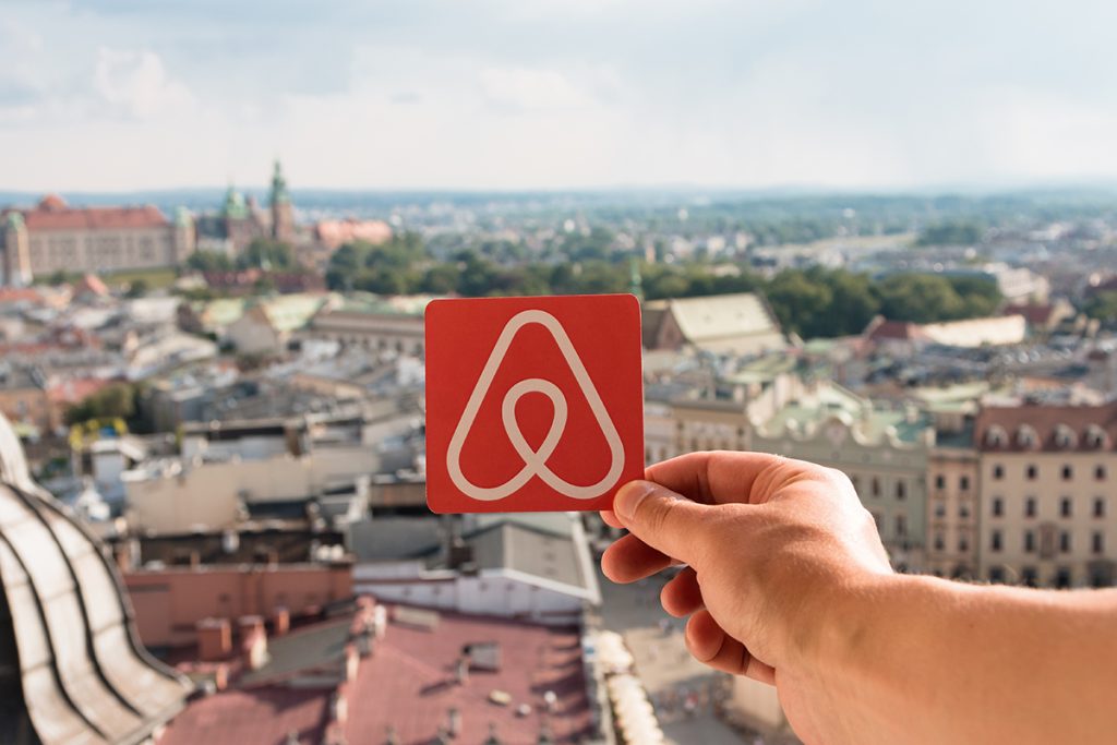 whistleblower-alleges-airbnb-relaxes-safety-practices