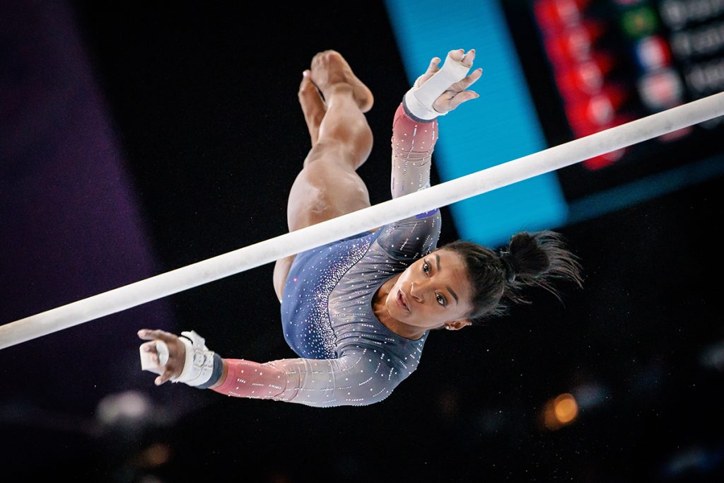 silent-crowd-disrupts-simone-biles-in-olympic-beam-final